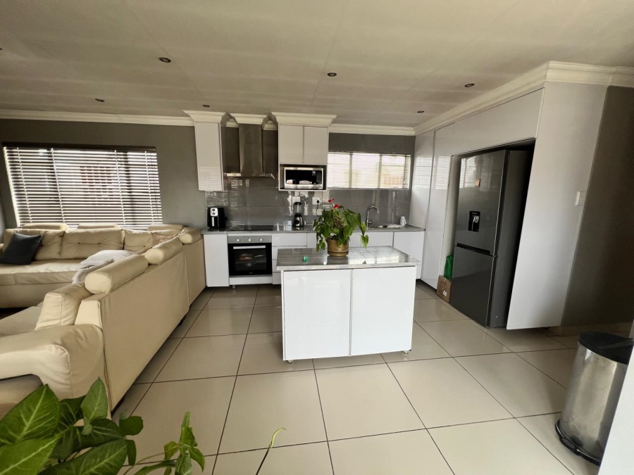 5 Bedroom Property for Sale in Blomanda Free State
